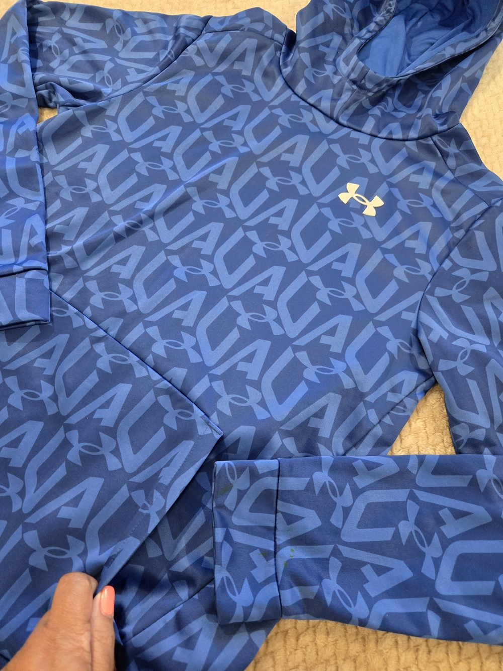 Under Armour Boys Youth XL Blue All Over Logo Pullover Hoodie - Picture 4 of 11